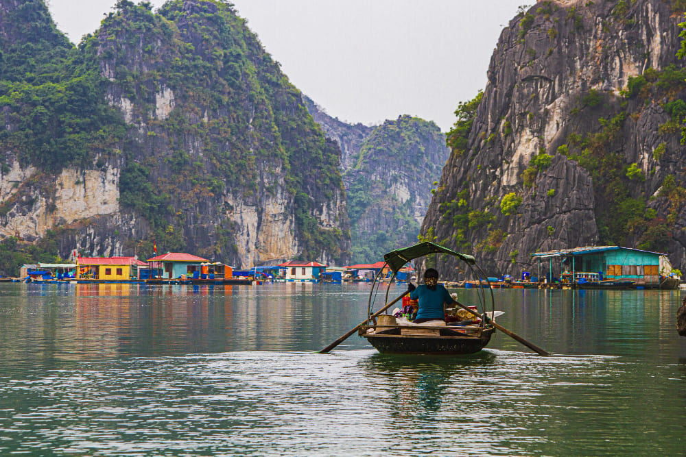 Vietnam Holiday Guide: Adventure, Culture & Natural Beauty
